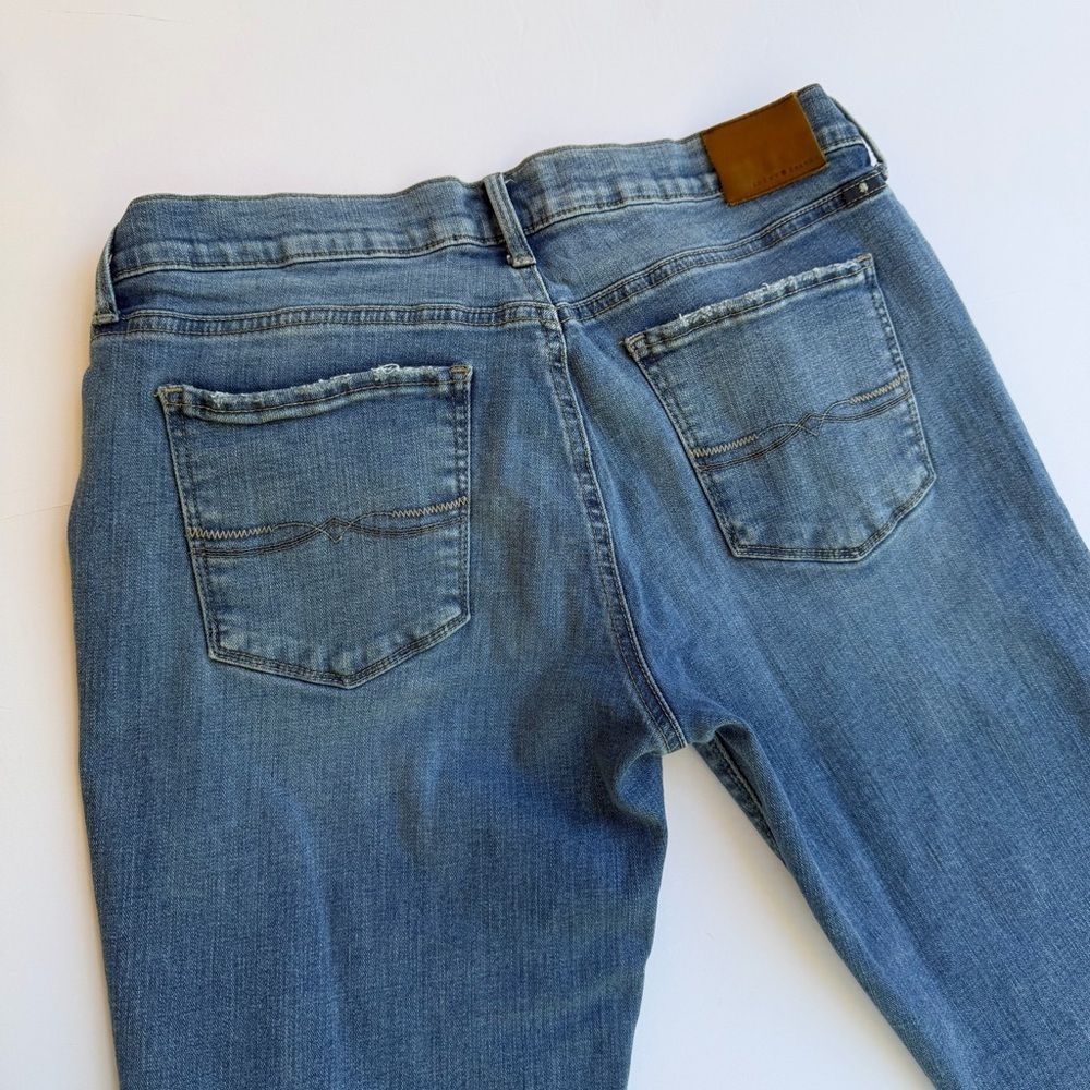 Woman’s Lucky Brand Denim Jeans , Charlie Skinny Size 12/31 - Picture 10 of 11